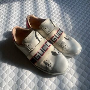 Gucci Sneakers Authentic (includes shoelaces)